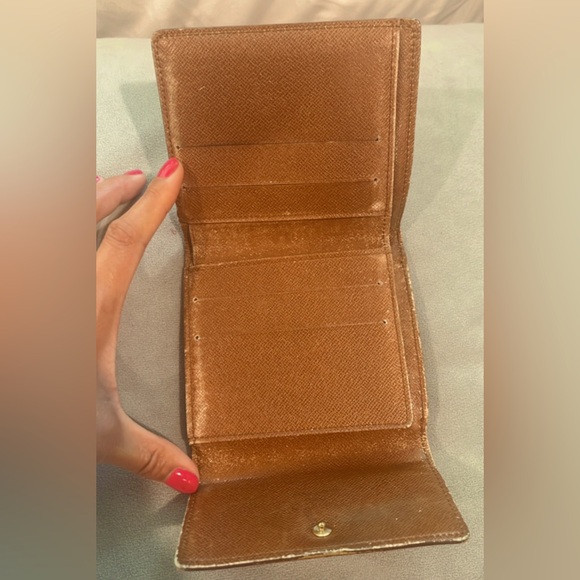 Authentic LOUIS VUITTON Elise Trifold Compact wallet in Monogram - Picture 8 of 10